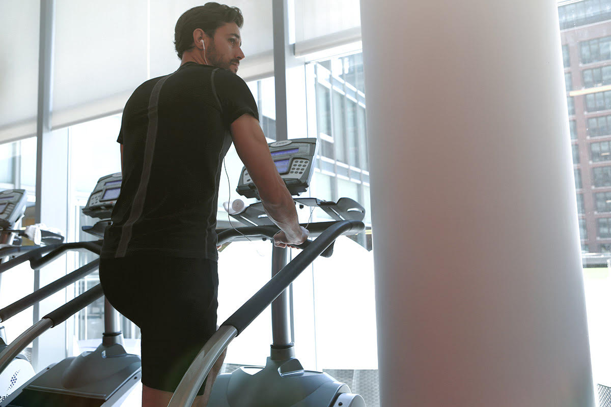 máy leo cầu thang