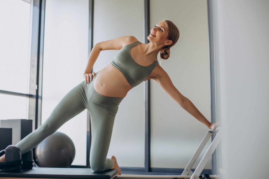 Bà Bầu Tập Pilates Được Không? Lưu Ý & Khi Nào Nên Bắt Đầu 4