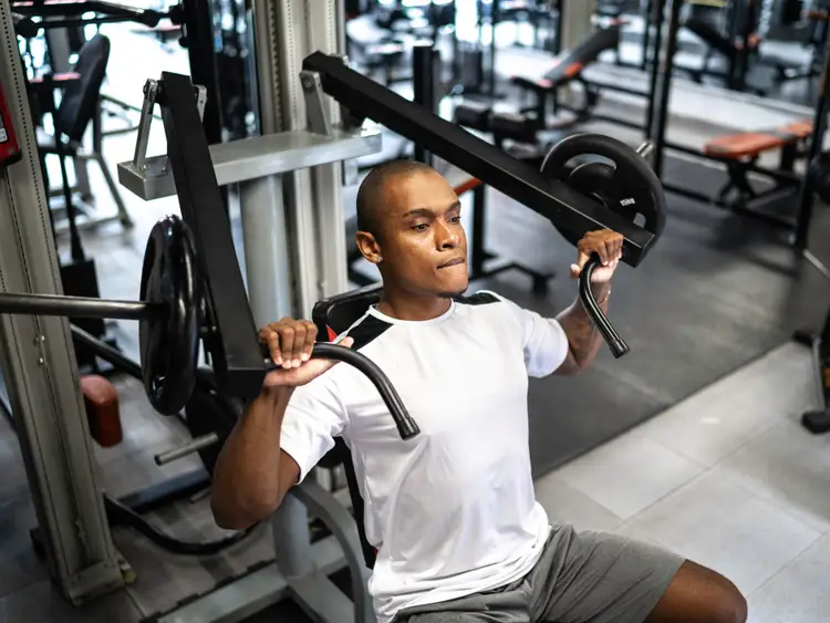 Mới Tập Gym Nên Tập Gì? Kinh Nghiệm Cho Buổi Tập Đầu Tiên Thuận Lợi 4 Mới Tập Gym Nên Tập Gì? Kinh Nghiệm Cho Buổi Tập Đầu Tiên Thuận Lợi 4
